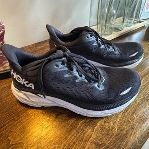 Hoka Clifton 8 Women’s Black Running Shoes, size 8